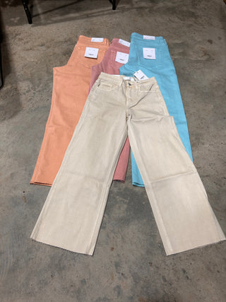 Olivia High Rise crop wide leg Jean by Vervet 
Available in colors: pastel turquoise, soft sand, silver pink, white swan 
94% cotton 4% polyester 2% spandex
Fit: some stretch runs true to size