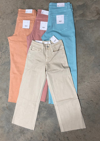 Olivia High Rise crop wide leg Jean by Vervet 
Available in colors: pastel turquoise, soft sand, silver pink, white swan 
94% cotton 4% polyester 2% spandex
Fit: some stretch runs true to size