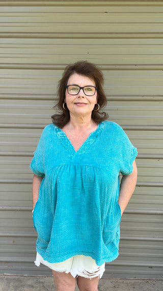 Spring gauze raw edge top