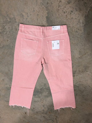 Leslie 90’s Vintage crop flare by Vervet 

color: powder pink

100% cotton

Fit runs small with no stretch 